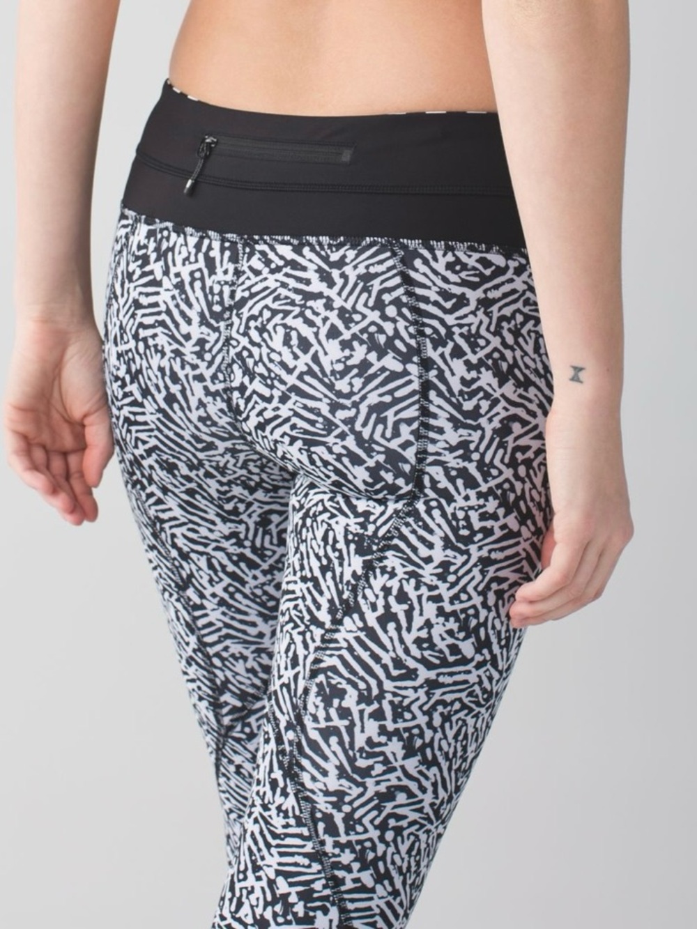 Lululemon Run: Inspire Crop II *All Full-On Luxtreme